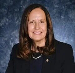 imgi 86 deidre newman 390x488x0x49x390x380x1662833141